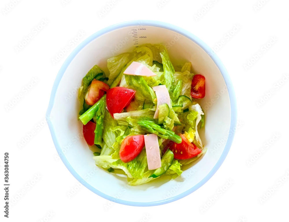 ホーロー製ボウルに盛り付けた野菜サラダ ホーロー製ボウルに盛り付けた野菜サラダ