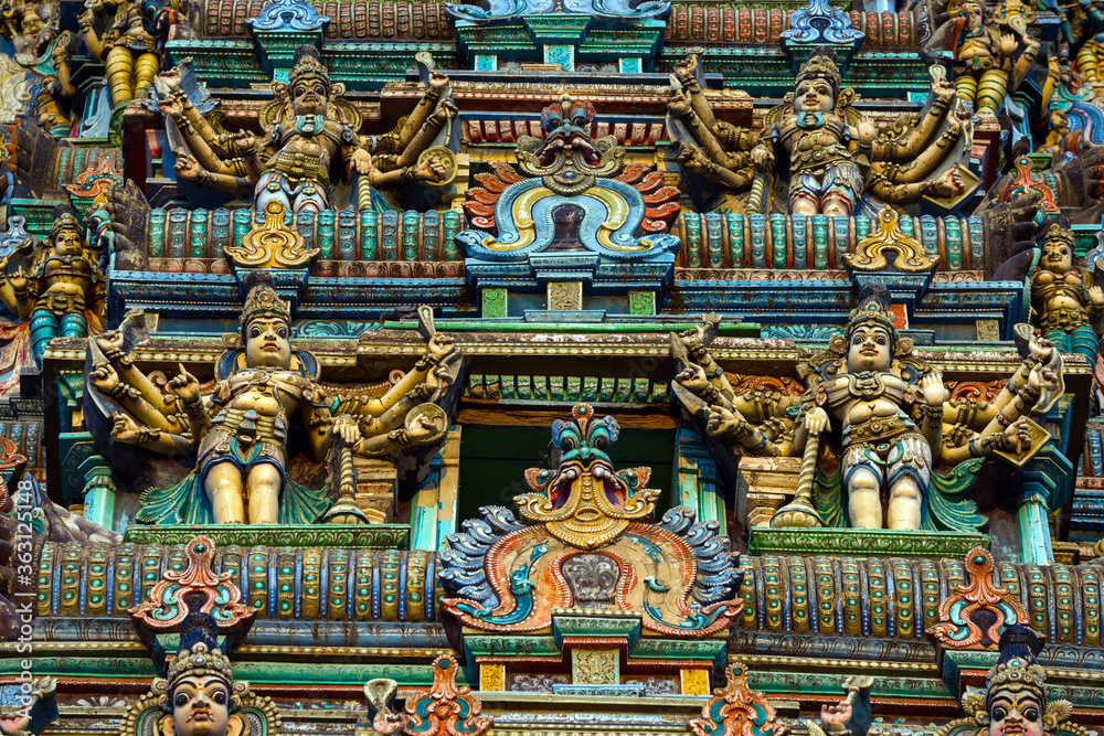 Meenakshi hindu temple in Madurai, Tamil Nadu, South India