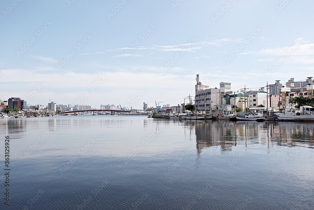 Fototapeta premium 한국 경상북도 포항시 죽도시장.죽도해수욕장 입니다