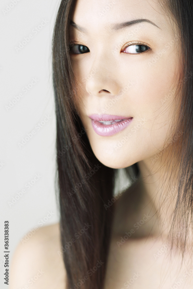 Obraz premium Close-up of a lady with long hair