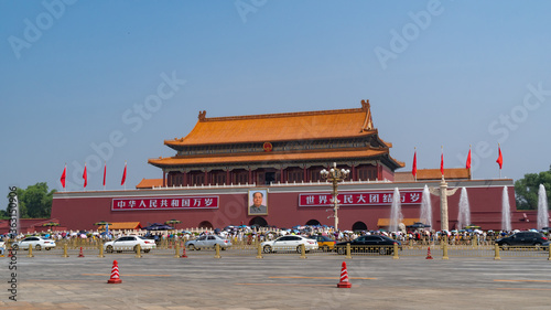Cuadro en lienzo Tiananmen Square is the large square near the center of Beijing, Gate of Heavenly Peace, Forbidden City