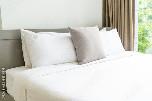 pillow decoration on bed in bedroom