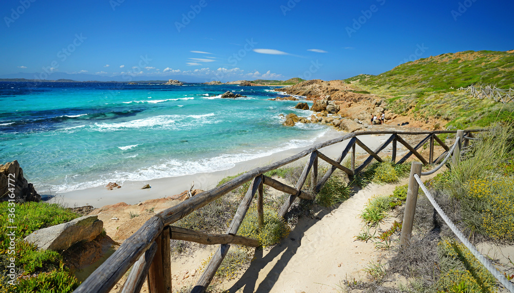 wildromantische Küste Sardiniens