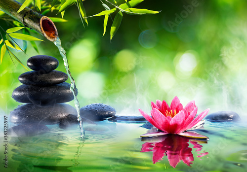 Photographie Spa Stones And Waterlily With Fountain In Zen Garden - Asian Culture