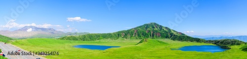 阿蘇草千里展望台から阿蘇山と草千里ヶ浜のパノラマ風景写真
最高に美しい大自然の絶景風景
新緑・初夏
日本
Panoramic view of Mount Aso and Kus Senrigahama from Aso Kussenri Observatory
The most beautiful scenery of nature
Fresh green/early summer
Japan photo