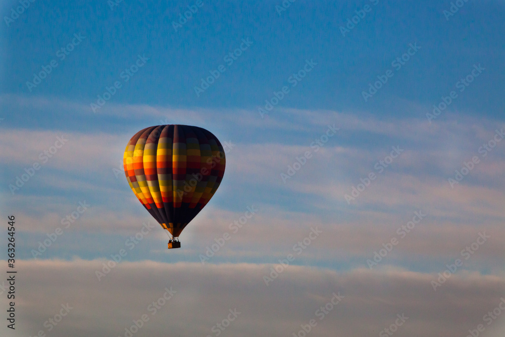 Fototapeta premium Hot air balloon floating in the sky