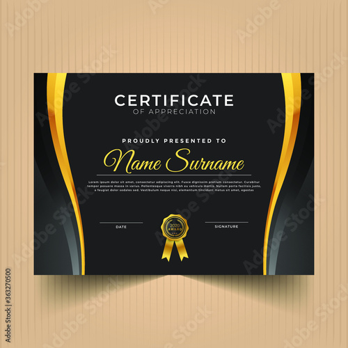Modern certificate of achievement with geometric shapes 