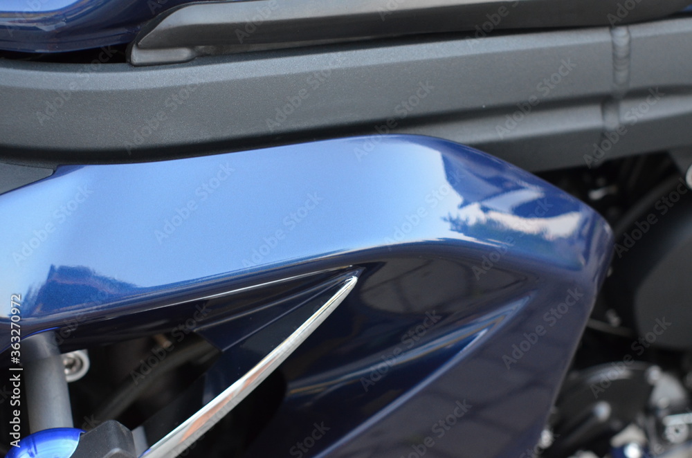 Fototapeta premium detailing moto ,autodetailing , polerowanie motocykli , powłoki motocyklowe , ceramika motocykla , polerowanie motoru . motor , motocykl polerowanie , ceramika motocykla ,autodetailing motocykla ,