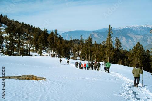 Billede på lærred The snow-capped high mountain of the Himalayan range of India, amazing view of in winter trek to Kedarkantha peak, Govind wildlife sanctuary Uttarakhand, India
