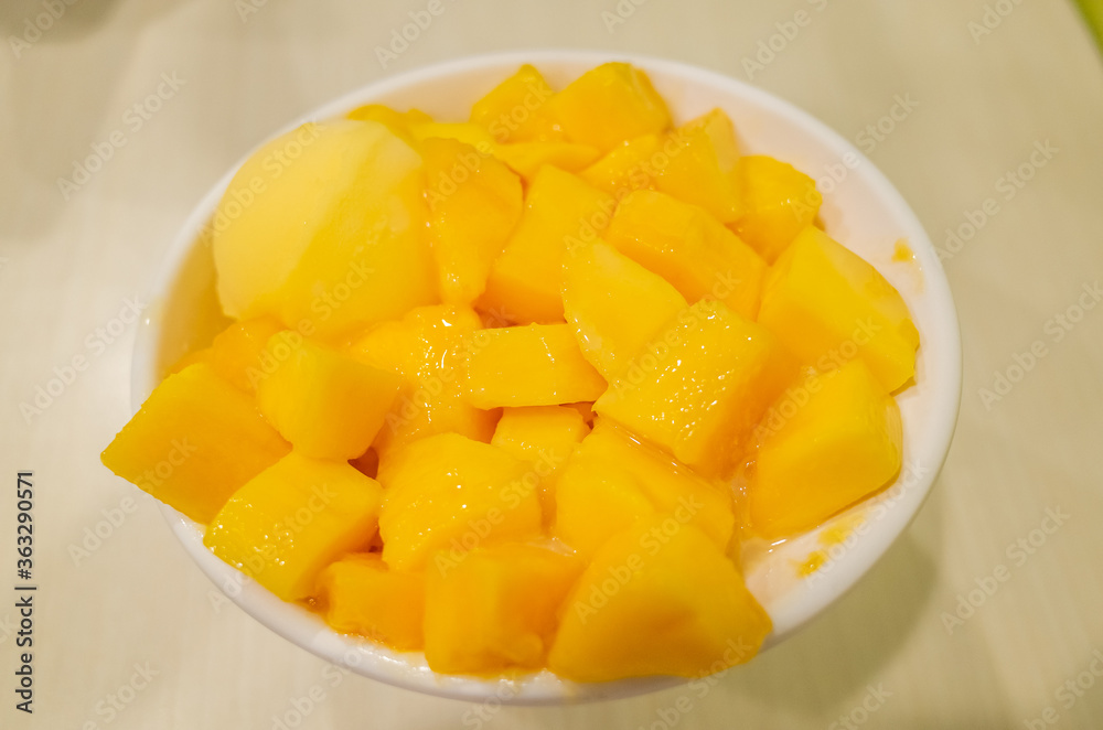 famous Taiwanese snacks of mango shaved ice famous Taiwanese snacks of mango shaved ice