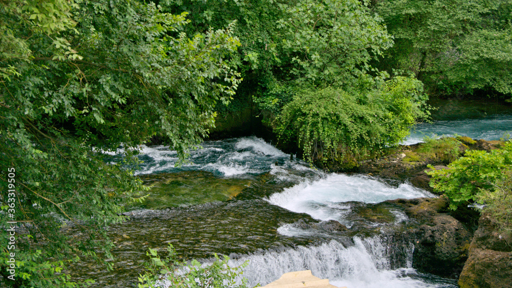 Fontaine-de-Vauclouse