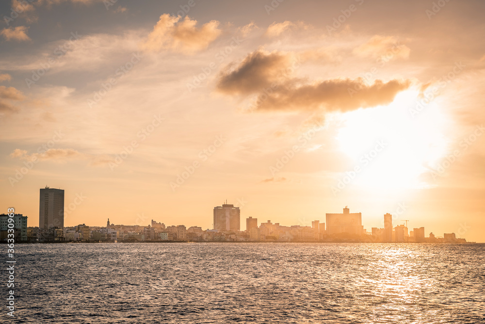 Atardecer en el Malecón de La Habana