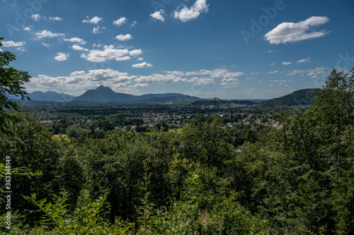 Salzburger Becken mit Untersberg und Festung © Georg Hummer