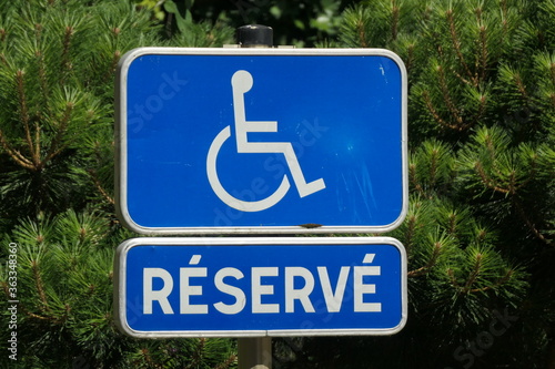 réservé handicapés