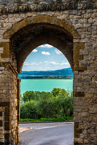 Castiglione del Lago, splendida cittadina dell'Umbria sulle sponde del Lago Trasimeno photo