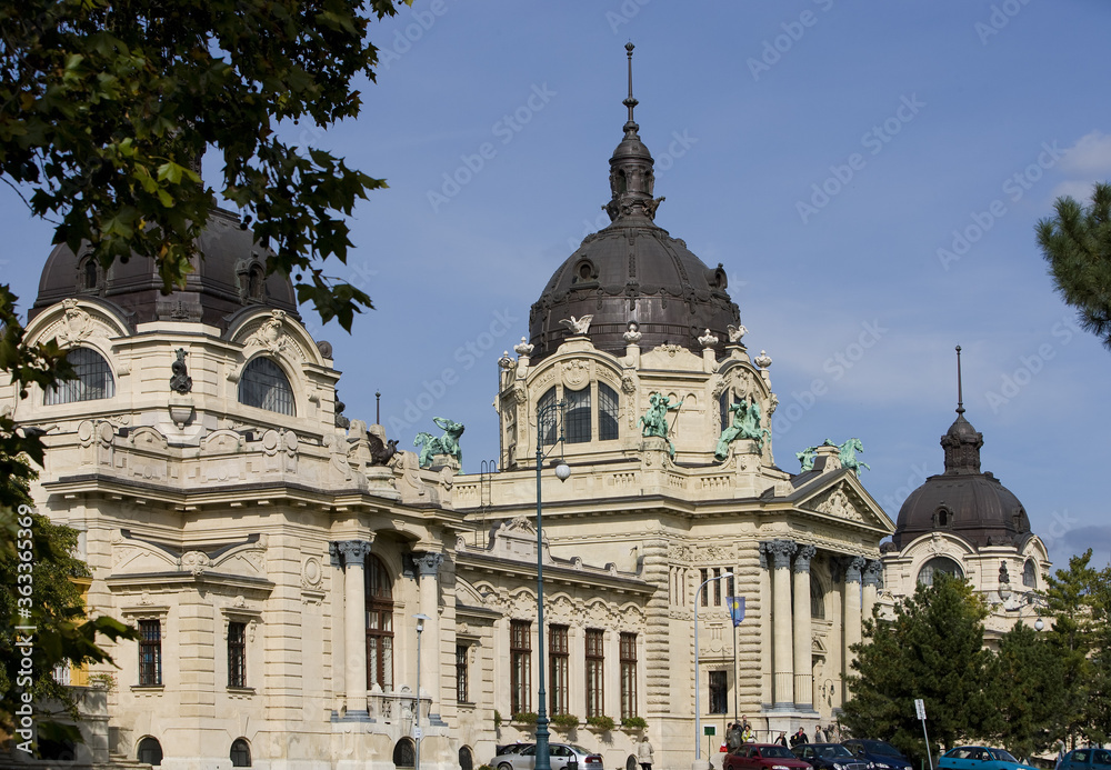 szechenyi spa building in budapest
