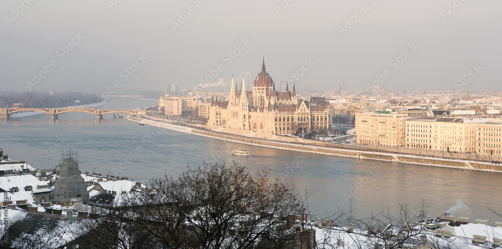 hungarian parliament in budapest