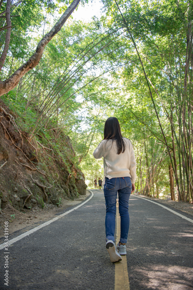 Tourists are walking alone in tourist attractions. Tourists are walking alone in tourist attractions.