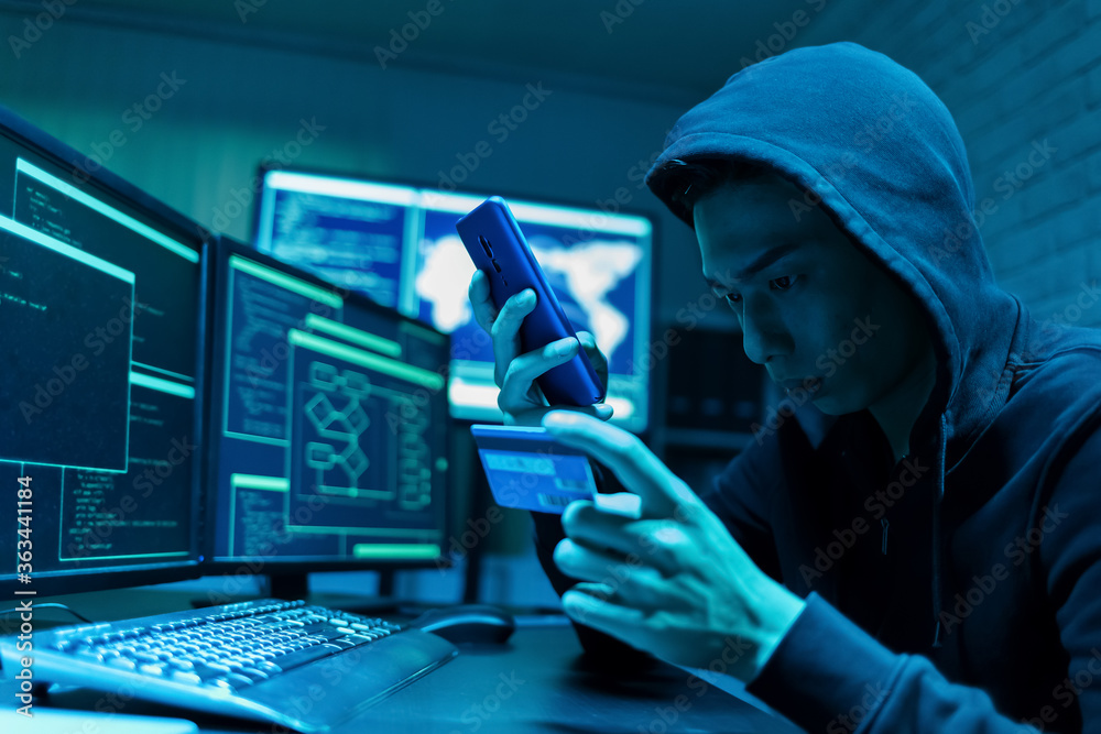 Hacker fraudulently use credit card