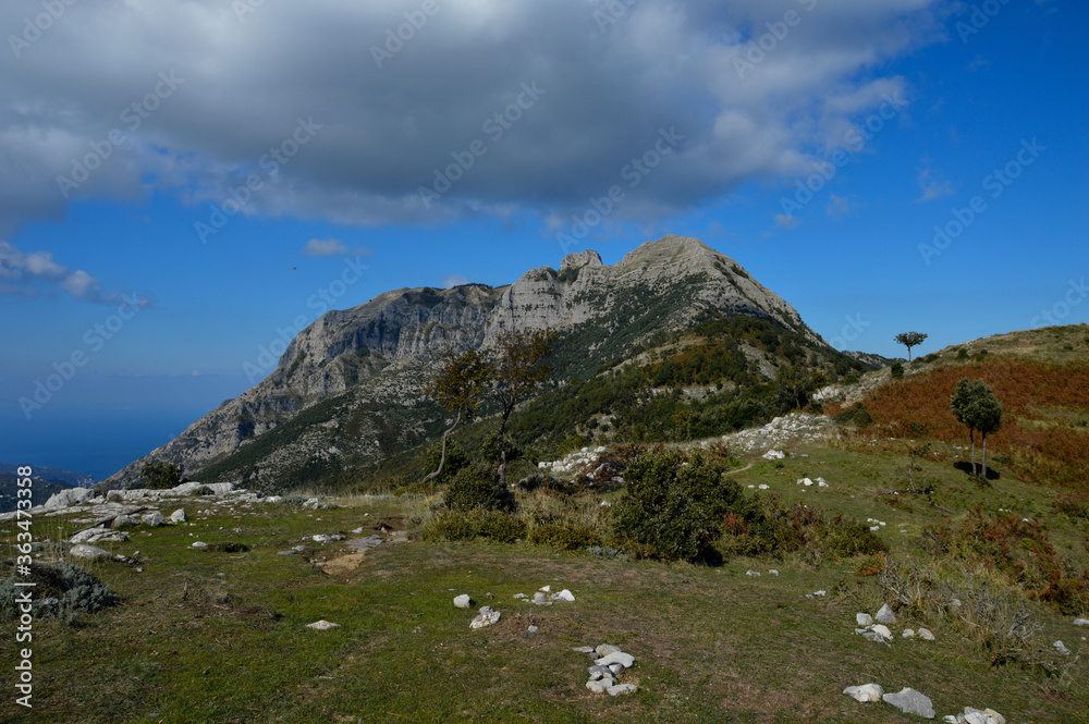 Fototapeta premium Panoramic view of the mountains of the Amalfi coast in Italy.