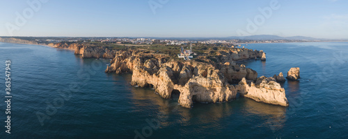 Costa del Algarve, Portugal, a vista de drone. photo