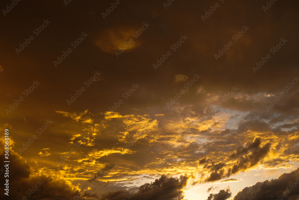 Fototapeta premium Sunset after the storm in the city 