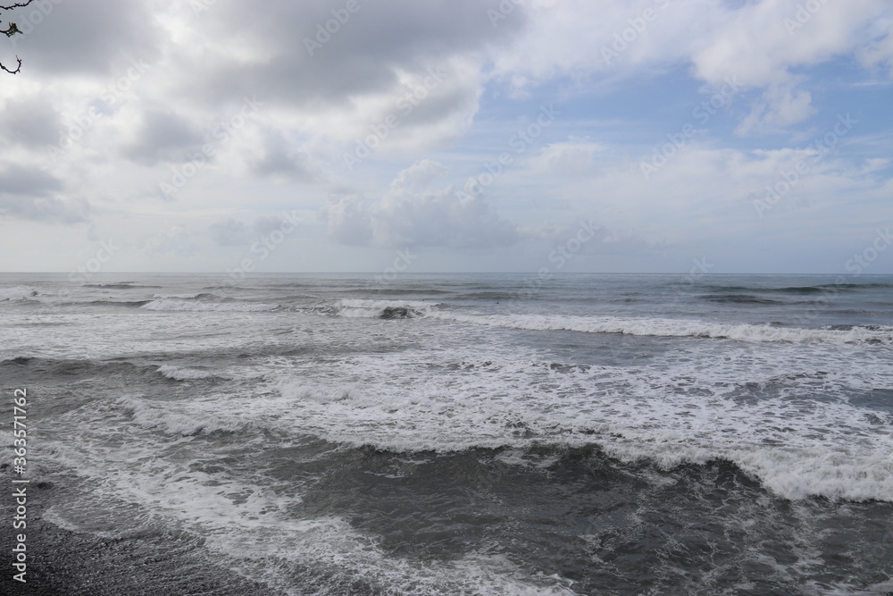 Vagues sur le littoral de Tahiti, Polynésie française	