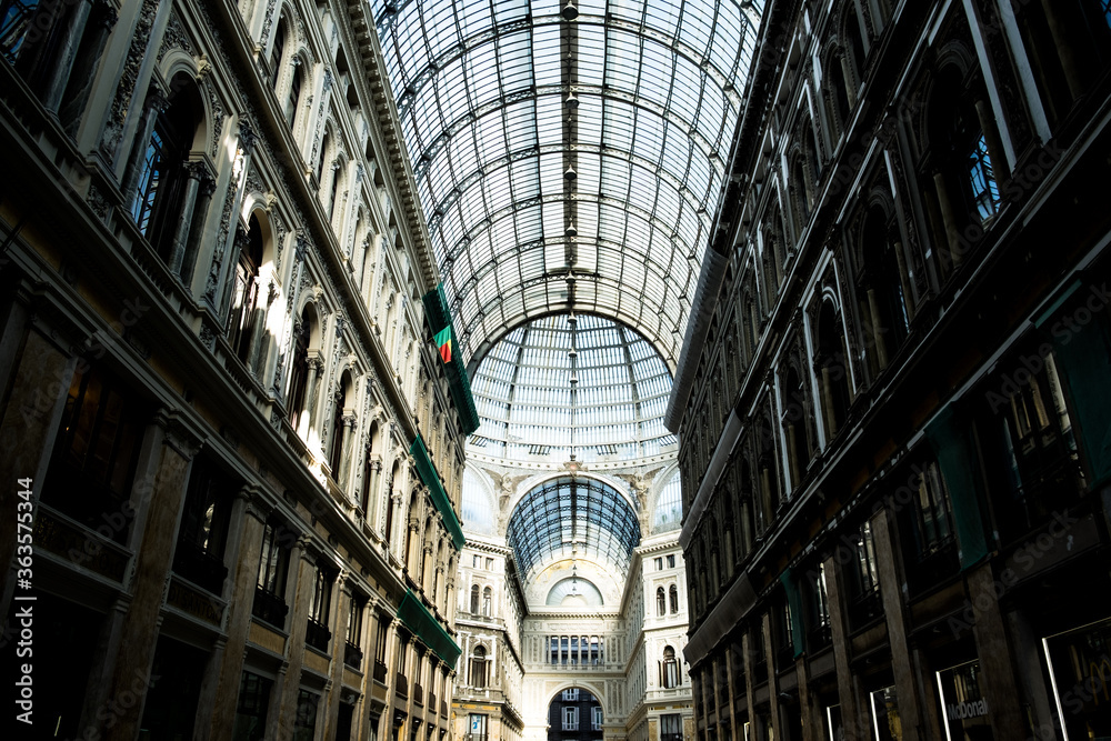 Die Galleria Principe di Napoli bietet ein Einkaufserlebnis der besonderen Art