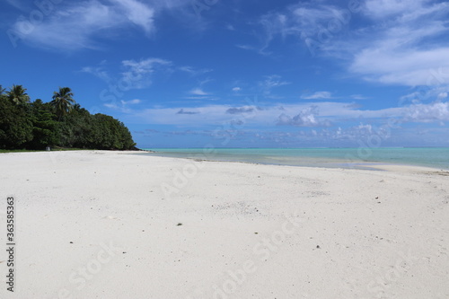 Plage de sable blanc de Maupiti, Polynésie française