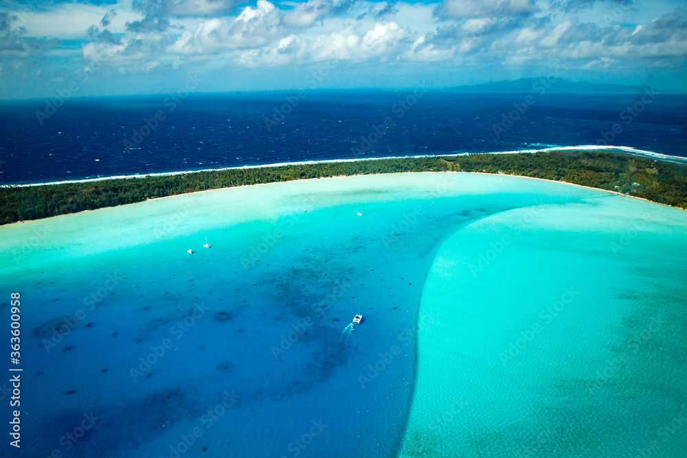 Obraz premium aerial view upon island resort and tropical island