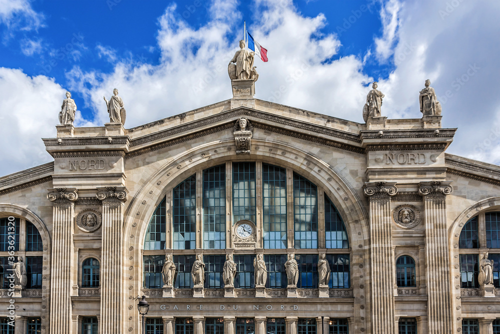 Obraz premium North Station (Gare du Nord, 1864) - one of the six large termini in Paris, largest and oldest railway stations in Paris. France.