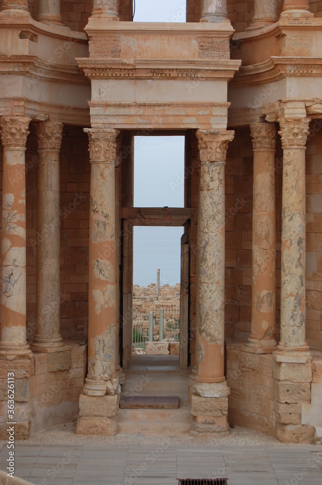 Fototapeta premium Historical Roman Era ruins in the Sahara desert 