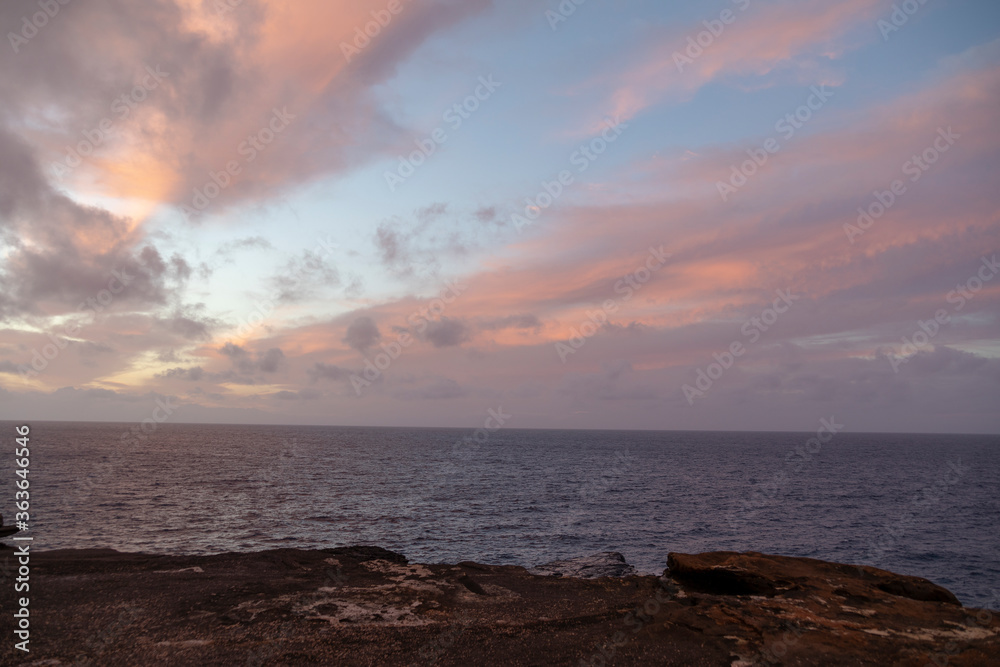 Obraz premium Sunrise on East Oahu