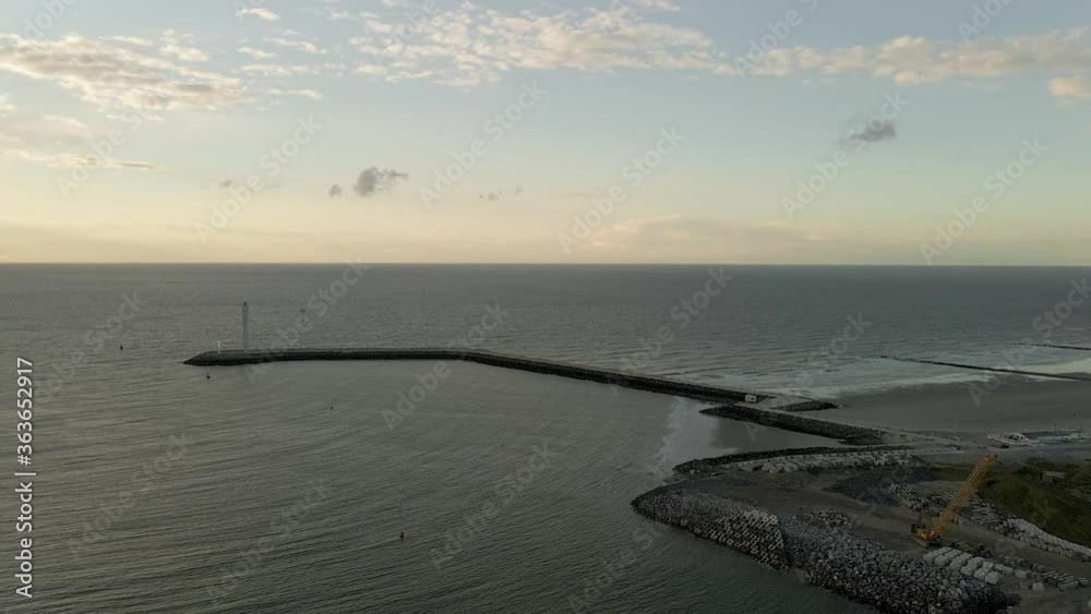 Vue panoramique sur une ville au bord de la mer