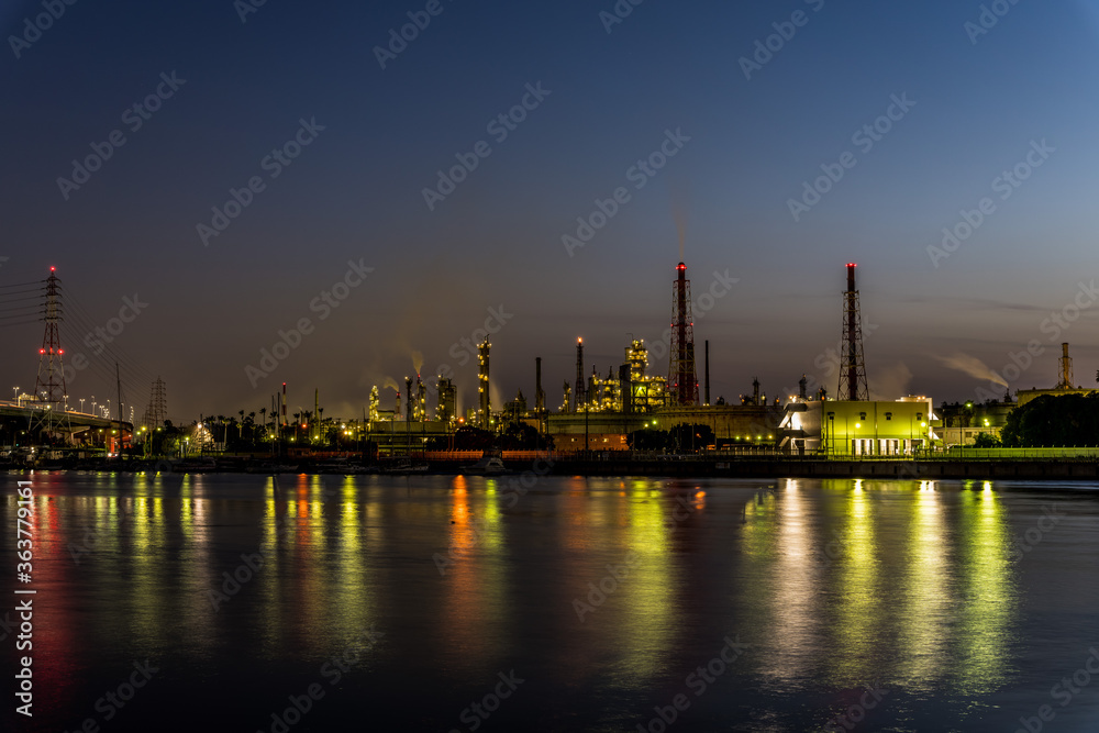 石津漁港から見た堺臨海地区の工場夜景