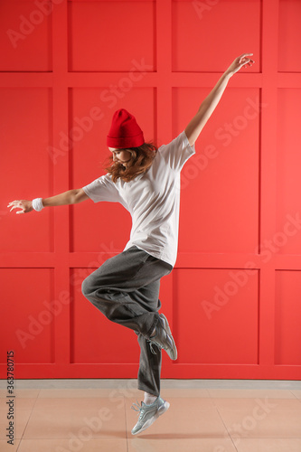 Beautiful female hip-hop da...