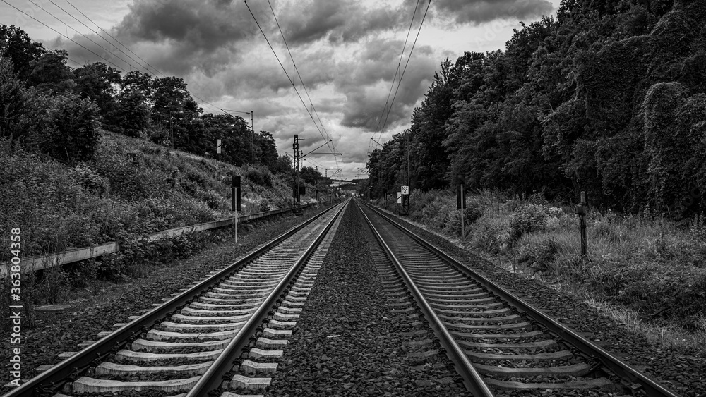 Fototapeta premium Bahngleise in die ferne