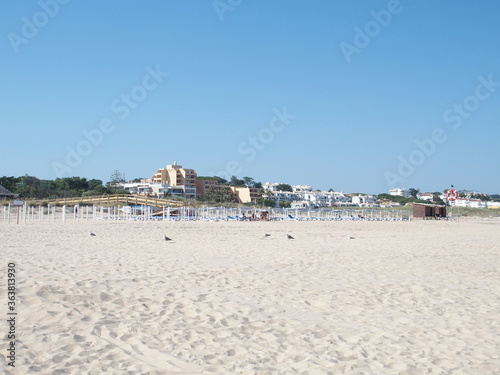 Strand von Meia Praia nahe Lagos Portugal