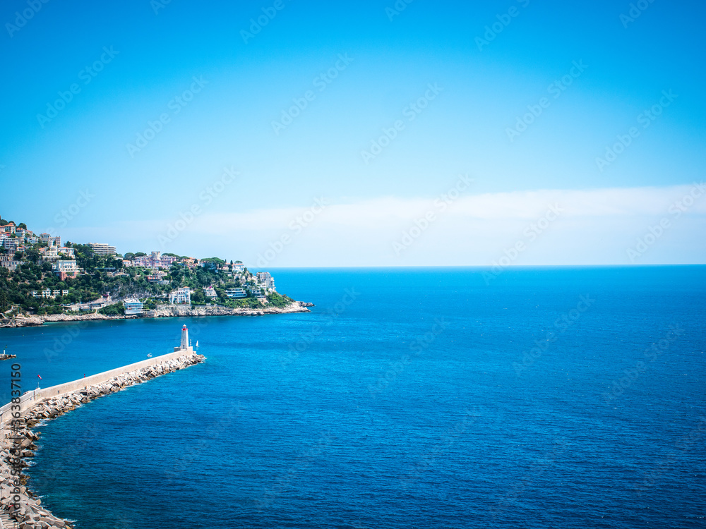 Vue sur l'entrée du port de Nice