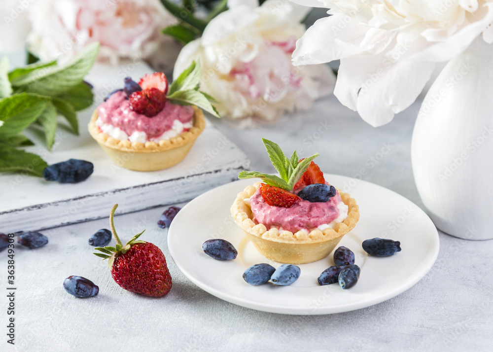 Image with tartlets. Image with tartlets.