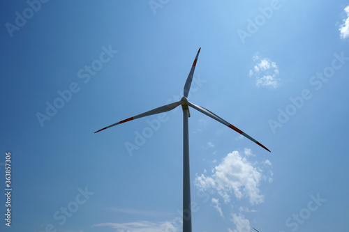 New wind farms for the production of electricity © jekatarinka