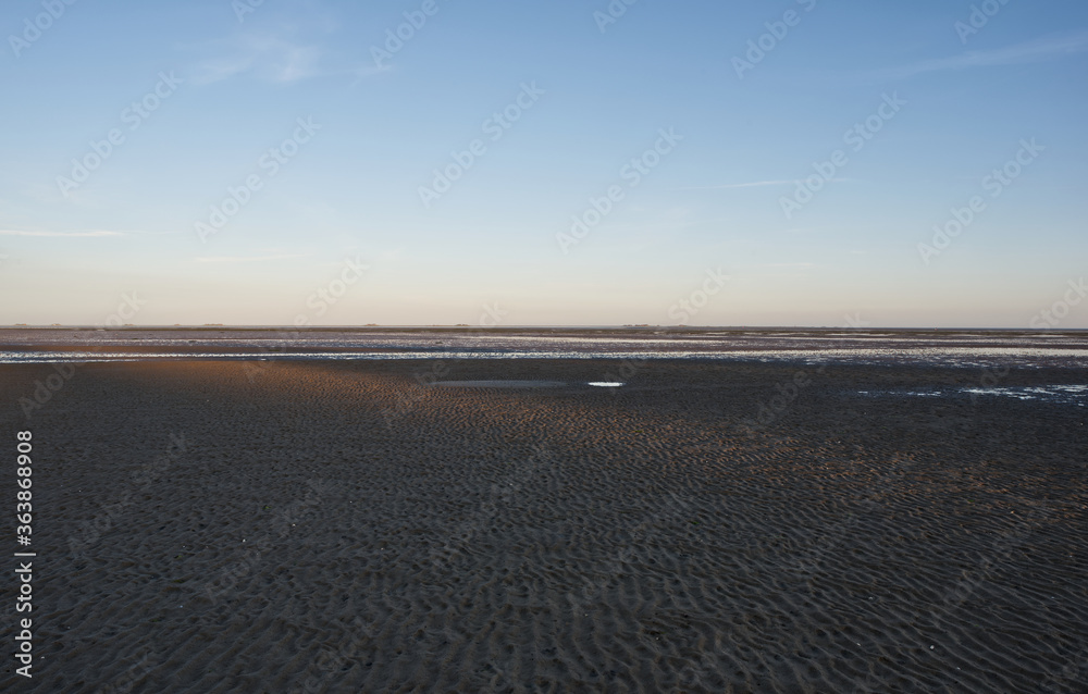 Obraz premium Wattenmeer bei Ebbe an der Küste von Föhr 5