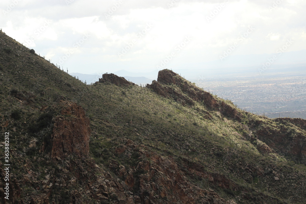 Naklejka premium Mountain landscape with clouds