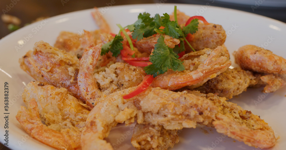 Fry shrimp with salted egg yolk Fry shrimp with salted egg yolk