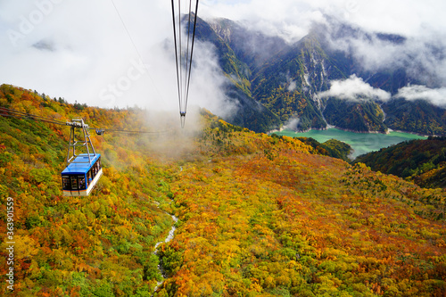 秋の紅葉と立山黒部アルペンルート・大観峰と立山ロープウェイ