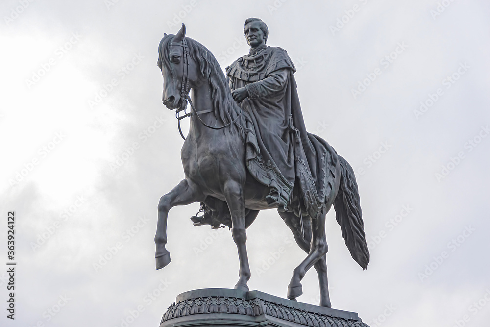Obraz premium Monument to King of Saxony - equestrian statue in front of the Semper Opera. Dresden, Germany.