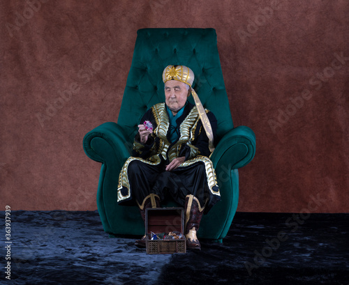 portrait of the eastern old sultan photo