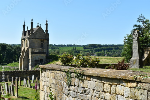 England, Gloucestershire, Cotswolds, Chipping Campden, houses and church