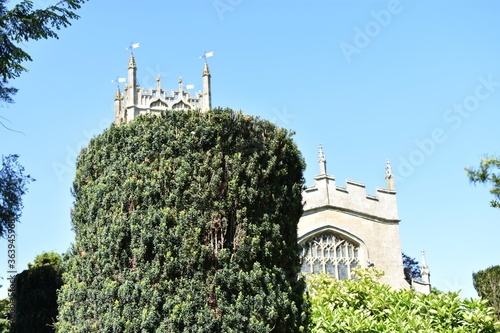 England, Gloucestershire, Cotswolds, Chipping Campden, houses and church
