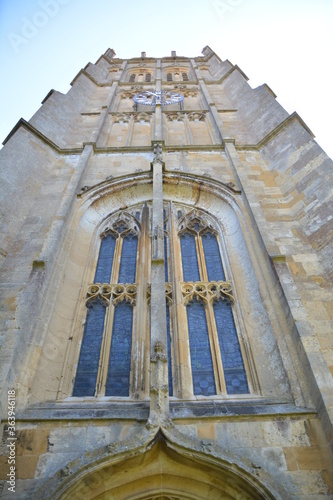 England, Gloucestershire, Cotswolds, Chipping Campden, houses and church